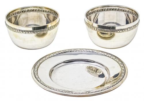 PLATO Y DOS CUENCOS EN PLATA DEL PRIMER TERCIO DEL S.XX