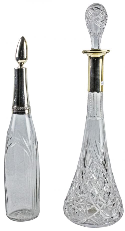 DOS BOTELLAS LICORERAS DE MEDIADOS DE SIGLO XX