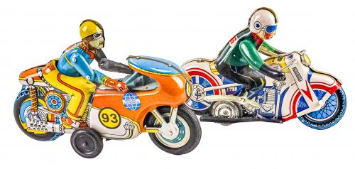 DOS MOTOS EN HOJALATA DE MEDIADOS DEL S.XX