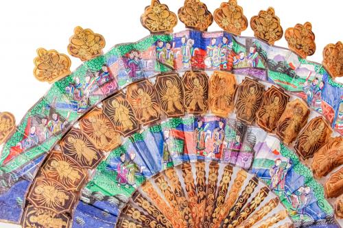 ABANICO ORIENTAL "MIL CARAS"CON ESTUCHE