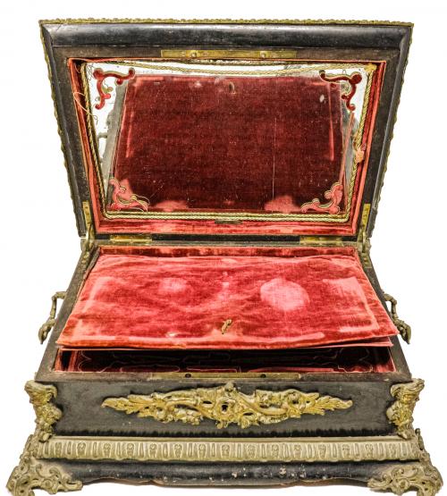 CAJA COSTURERO DE FINALES DEL S.XIX