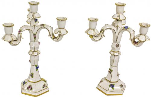 PAREJA DE CANDELABROS DE LA PRIMERA MITAD DE SIGLO XX