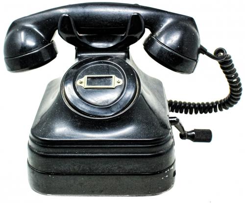TELÉFONO DE SOBREMESA DE LA PRIMERA MITAD DE SIGLO XX