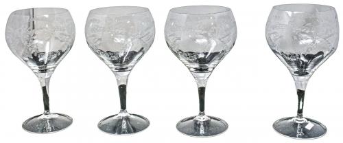 CUATRO COPAS DE VINO EN CRISTAL GRABADO