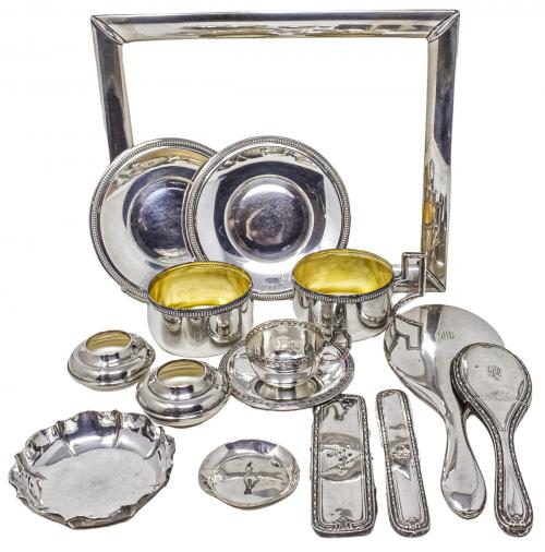 CONJUNTO DE PIEZAS EN PLATA