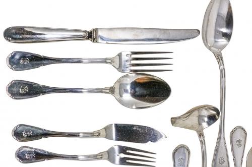 CUBERTERÍA PARA 12 SERVICIOS EN PLATA 