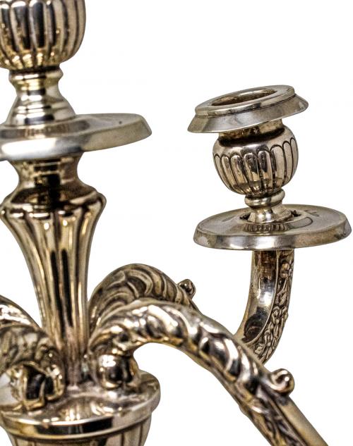 PAREJA DE CANDELABROS DE PLATA