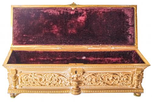 CAJA JOYERO DE BRONCE DEL PRIMER TERCIO DE SIGLO XX