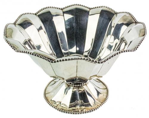 CENTRO DE MESA EN PLATA DE MEDIADOS DEL S.XX