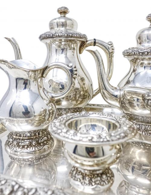 JUEGO DE CAFÉ Y TÉ EN PLATA DE MEDIADOS DEL S.XX