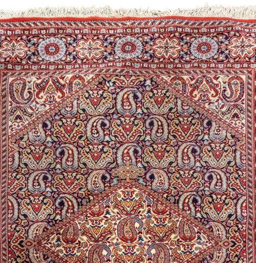 ALFOMBRA DE ESTILO ORIENTAL DEL ÚLTIMO CUARTO DEL S.XX