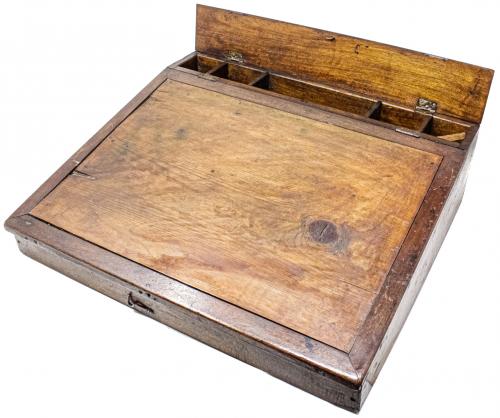 CAJA ESCRIBANÍA DE SOBREMESA DE PRINCIPIOS DEL S.XX