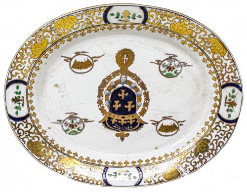 PEQUEÑA BANDEJA EN PORCELANA DEL ÚLTIMO CUARTO DEL S.XX