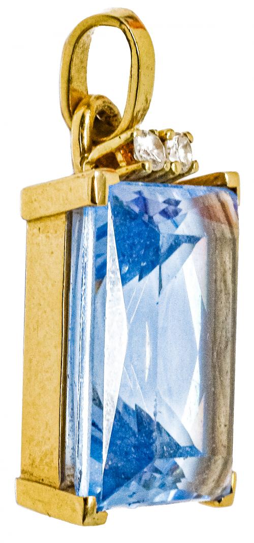 COLGANTE CON ESPINELA AZUL Y BRILLANTES