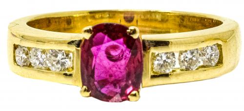 ANILLO CON RUBÍES Y BRILLANTES