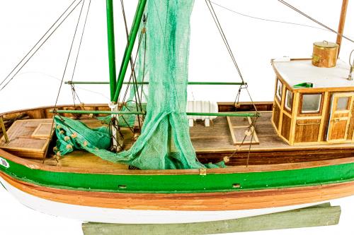 MAQUETA DE BARCO PESQUERO DE MEDIADOS DEL S.XX