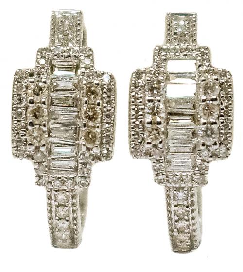 PENDIENTES MEDIA CRIOLLA CON DIAMANTES