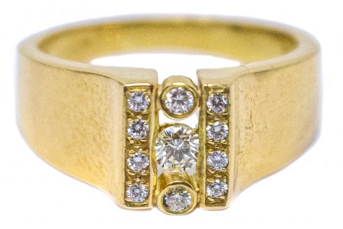 ANILLO CON BRILLANTES