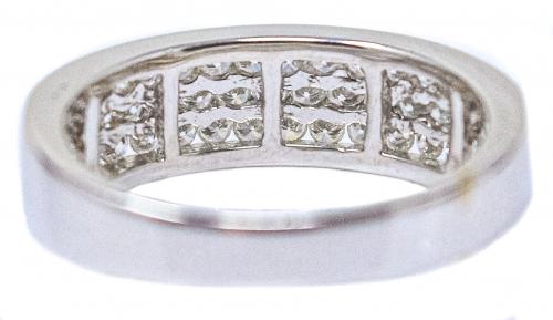 ANILLO CON BRILLANTES