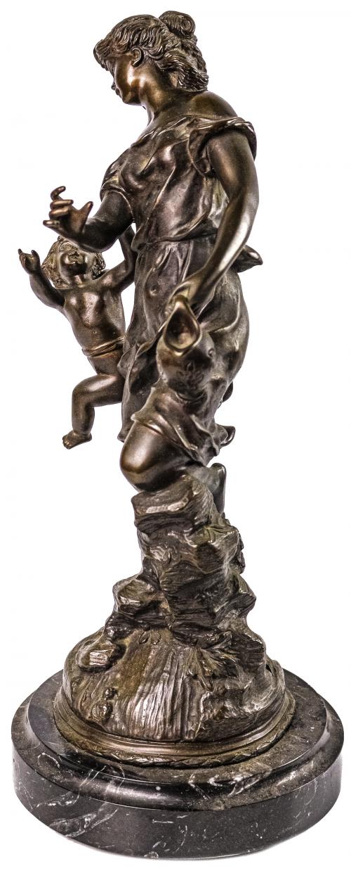 FIGURA EN BRONCE