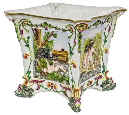 MACETERO EN PORCELANA DE ESTILO CAPODIMONTE