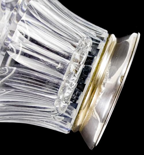 DOS BOTELLAS LICORERAS Y JARRÓN EN CRISTAL DE MEDIADOS S.XX