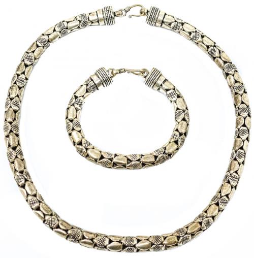 GARGANTILLA Y PULSERA DE LA INDIA