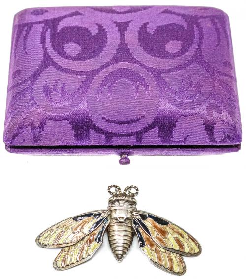 BROCHE MARIPOSA CON ESMALTES DE MEDIADO S.XX