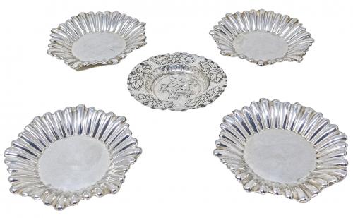 LOTE DE CENICEROS EN PLATA DE MEDIADOS DEL S.XX