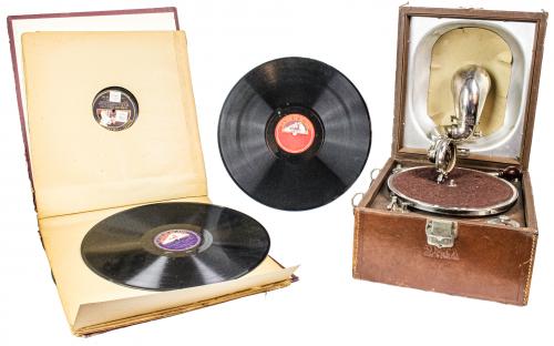 GRAMÓFONO DE MALETA DE LOS AÑOS 30