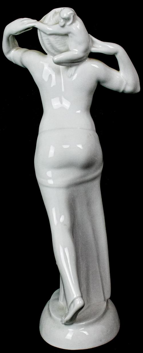 FIGURA DE PORCELANA DE LOS AÑOS 30/40