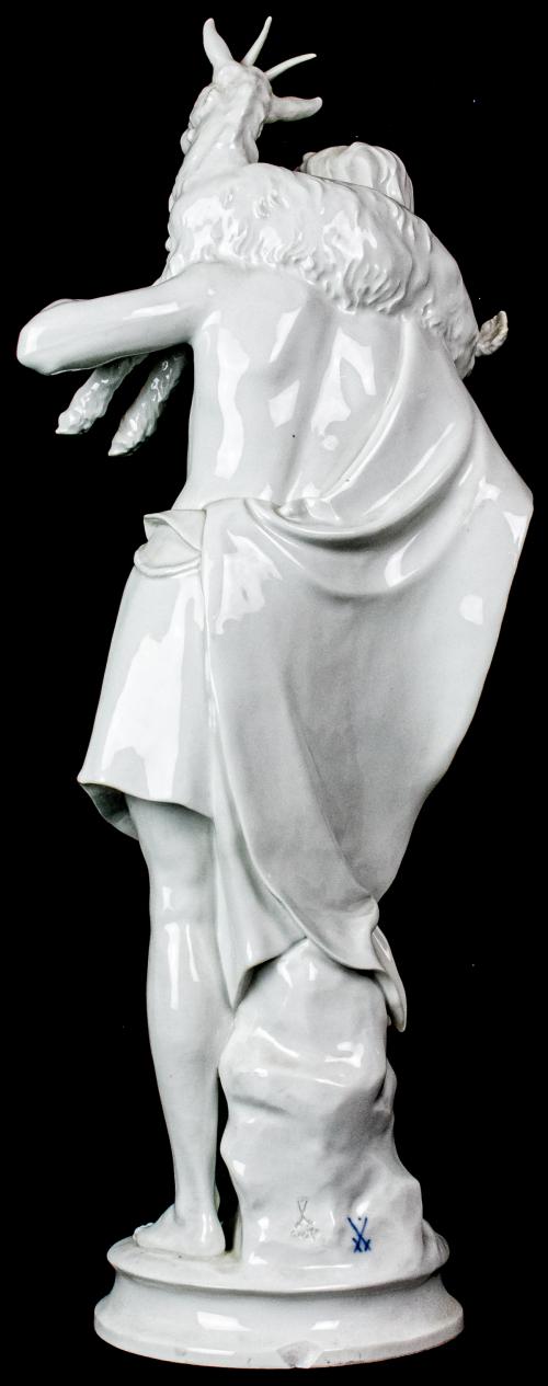 FIGURA EN PORCELANA ALEMANA MEISEN