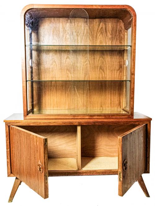 VITRINA DE MEDIADOS DE SIGLO XX