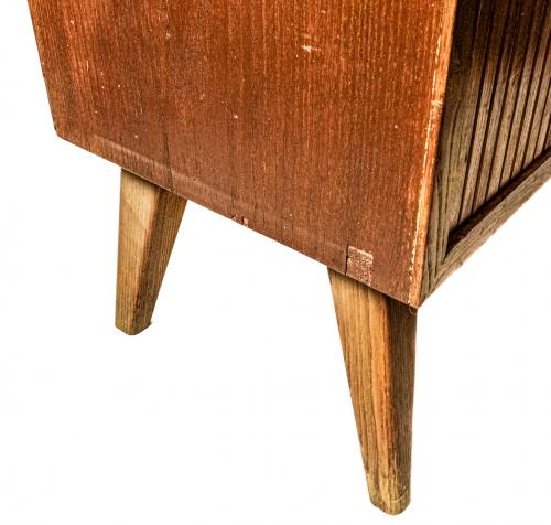 VITRINA DE MEDIADOS DE SIGLO XX