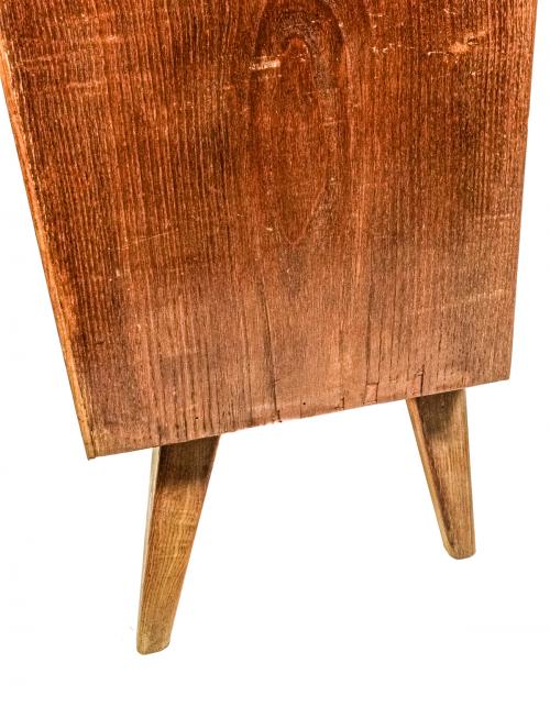 VITRINA DE MEDIADOS DE SIGLO XX