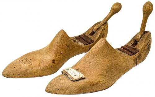 PAREJA DE HORMAS DE ZAPATO