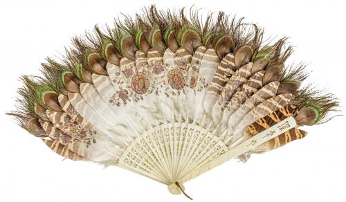 ABANICO DE HUESO Y PLUMAS DE PAVO REAL
