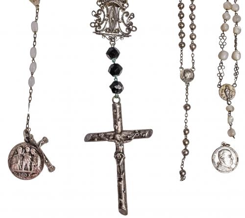 COLECCIÓN DE NUEVE ROSARIOS DE LOS SIGLOS XIX-XX