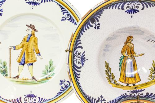 DOS PLATOS Y BACÍA DE CERÁMICA CATALANA