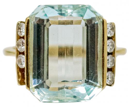 ANILLO CON AGUAMARINA Y BRILLANTES