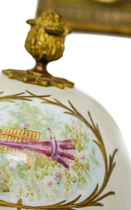 JARRÓN DE PORCELANA SEVRES