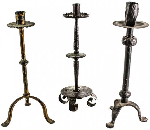 TRES CANDELEROS EN HIERRO FORJADO