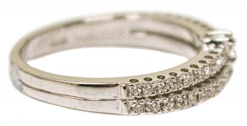 ANILLO CON BRILLANTES