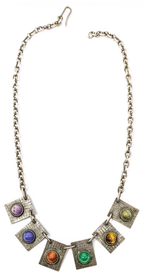 COLLAR  EN PLATA