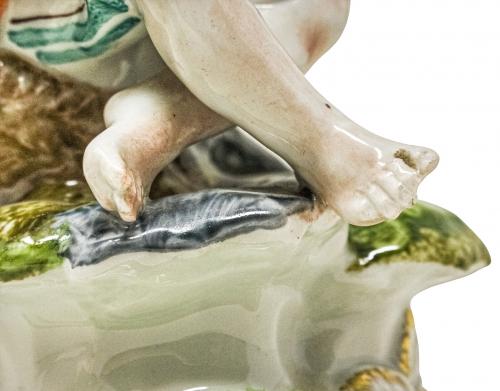 PAREJA DE FIGURAS EN PORCELANA DE MEDIADOS DEL S.XX