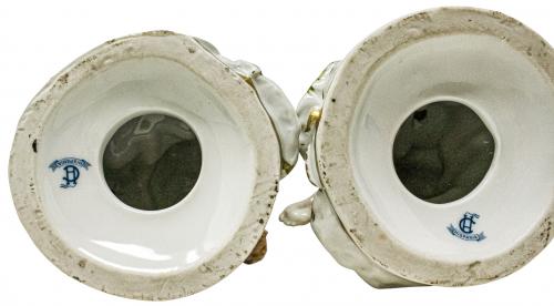 PAREJA DE FIGURAS EN PORCELANA DE MEDIADOS DEL S.XX