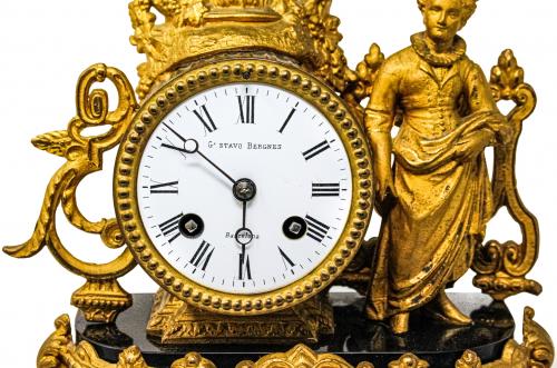 RELOJ DE SOBREMESA DE FINALES DEL S.XIX