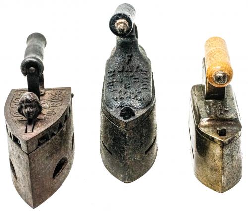 TRES PLANCHAS DE CARBÓN