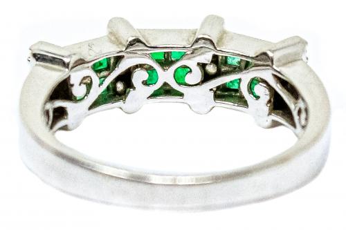 ANILLO CON ESMERALDAS Y BRILLANTES