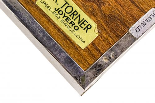 CAJA CIGARRERA Y DOS CENICEROS DE PLATA